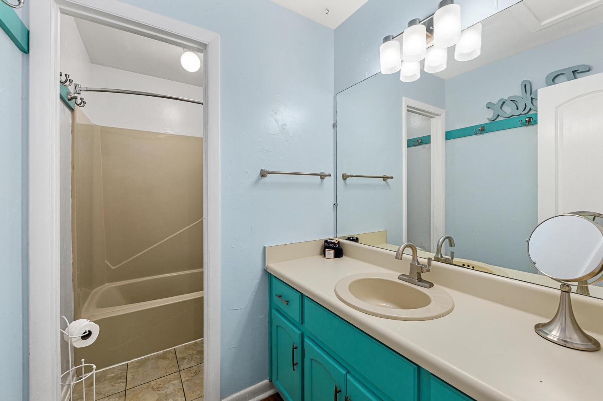 Holiday home Short Walk To The Beach! Community Pool! Sleeps 6! Panama City Beach