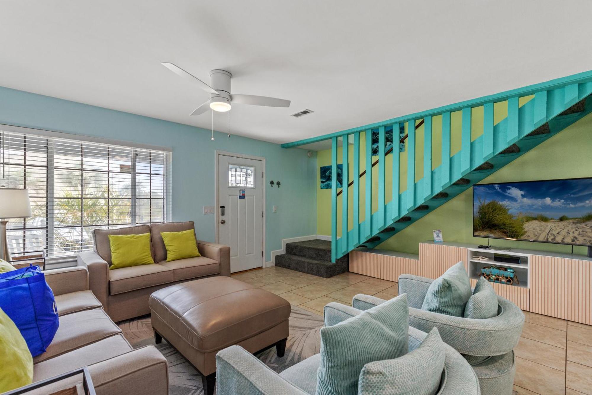 Holiday home Short Walk To The Beach! Community Pool! Sleeps 6! Panama City Beach